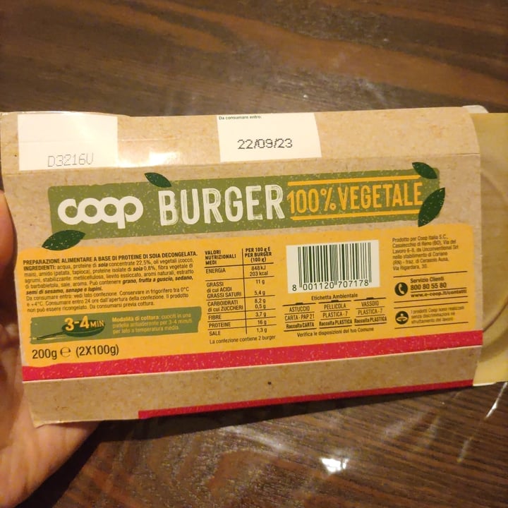 photo of Coop Burger 100% Vegetale shared by @jessiveneziani on  05 Apr 2024 - review