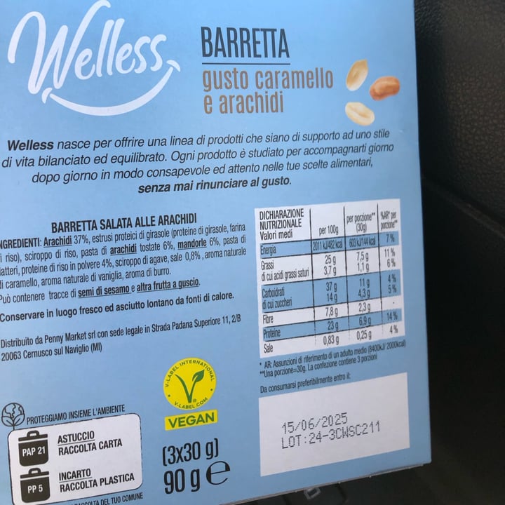 photo of Welless Barrette Arachidi E Caramello shared by @aaaagaaataaaa on  24 Dec 2024 - review