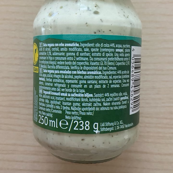 photo of Vemondo Vegan sandwich cream with herbs shared by @isabella7 on  23 Aug 2023 - review