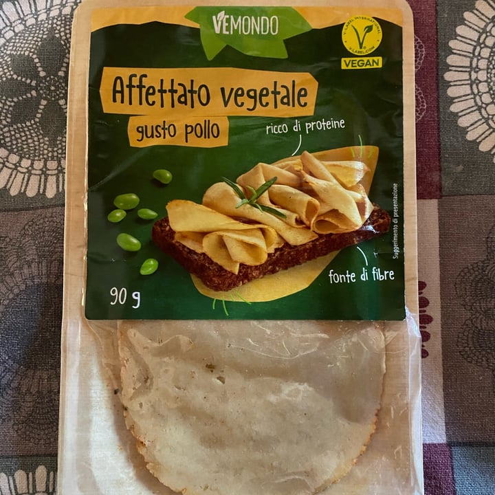 photo of Vemondo Affettato Vegetale Gusto Pollo shared by @delikopp on  21 Jan 2024 - review