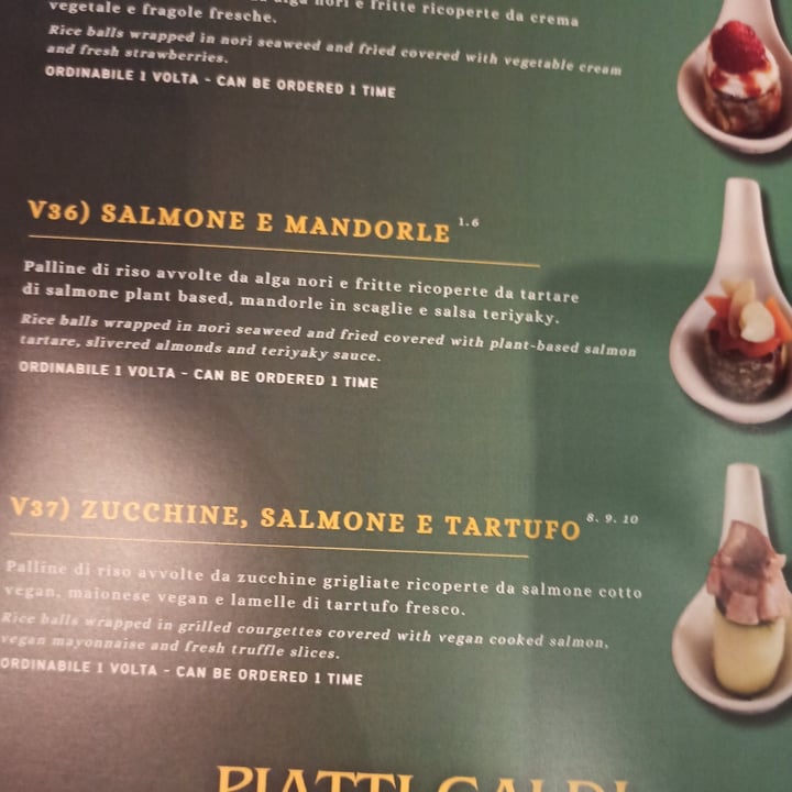 photo of Sushi Meshi Salmone e mandorle shared by @metalcricia on  09 Aug 2024 - review