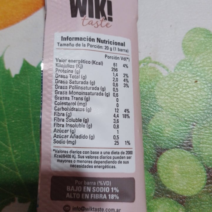 photo of Wik taste Barra De Quinoa shared by @vegananivel5 on  11 Oct 2023 - review