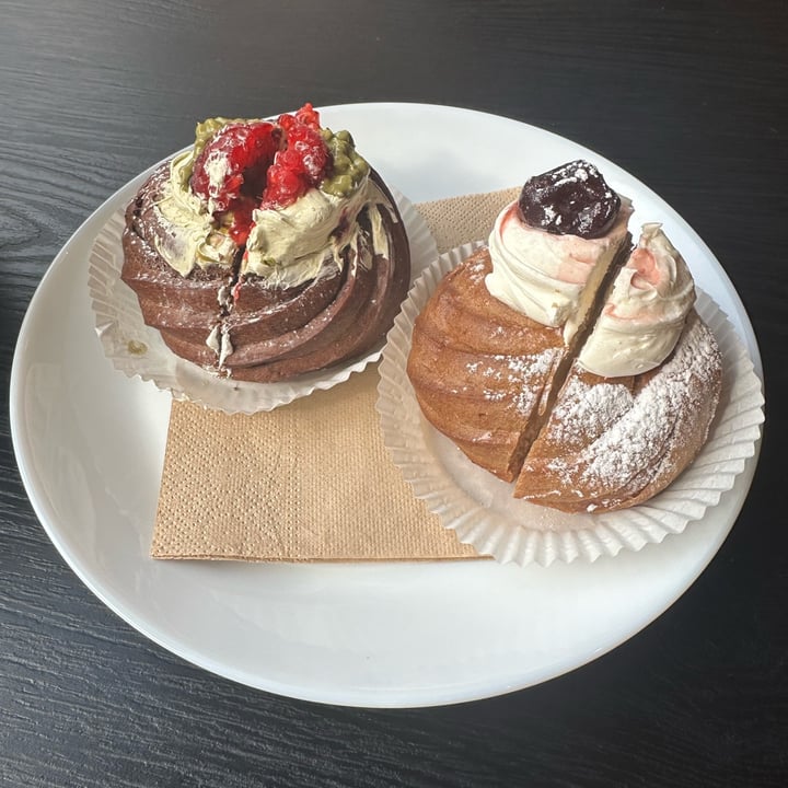photo of Efrem Boutique zeppola con amarena shared by @cip88 on  19 Apr 2025 - review