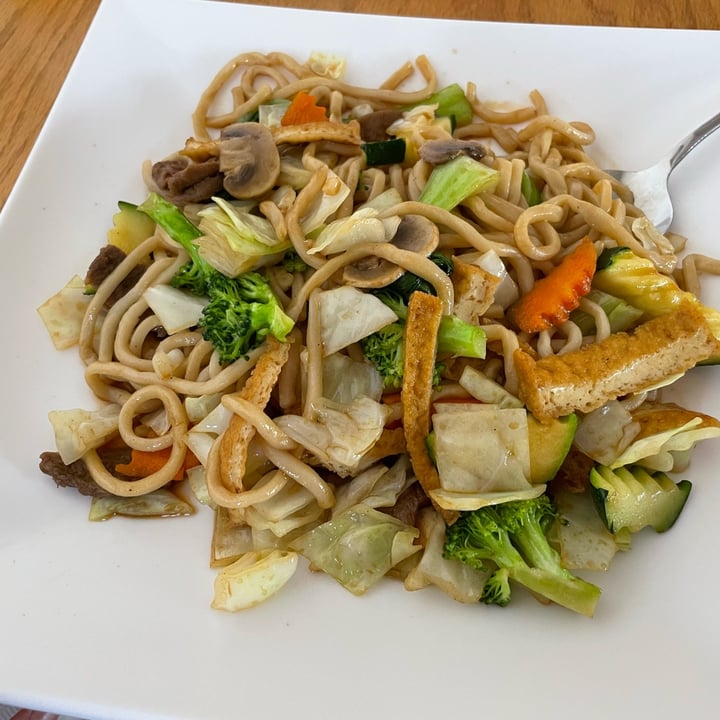 photo of Jeff`s Vegan Chow Mein shared by @thevagrantvegan on  05 Sep 2023 - review