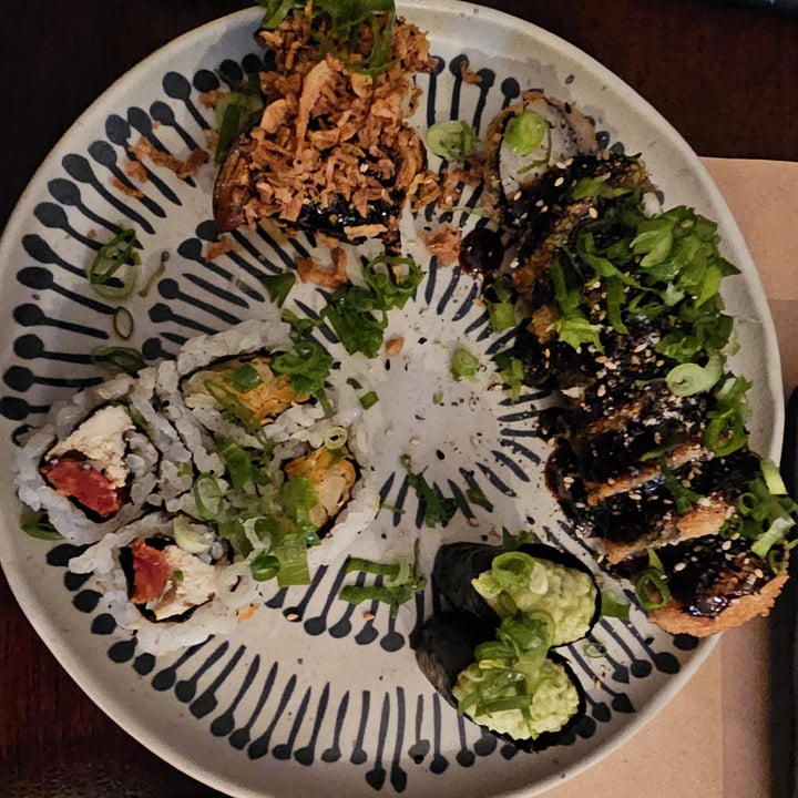 photo of Kora Vegan Sushi combinado variado shared by @lrosito on  07 Nov 2023 - review