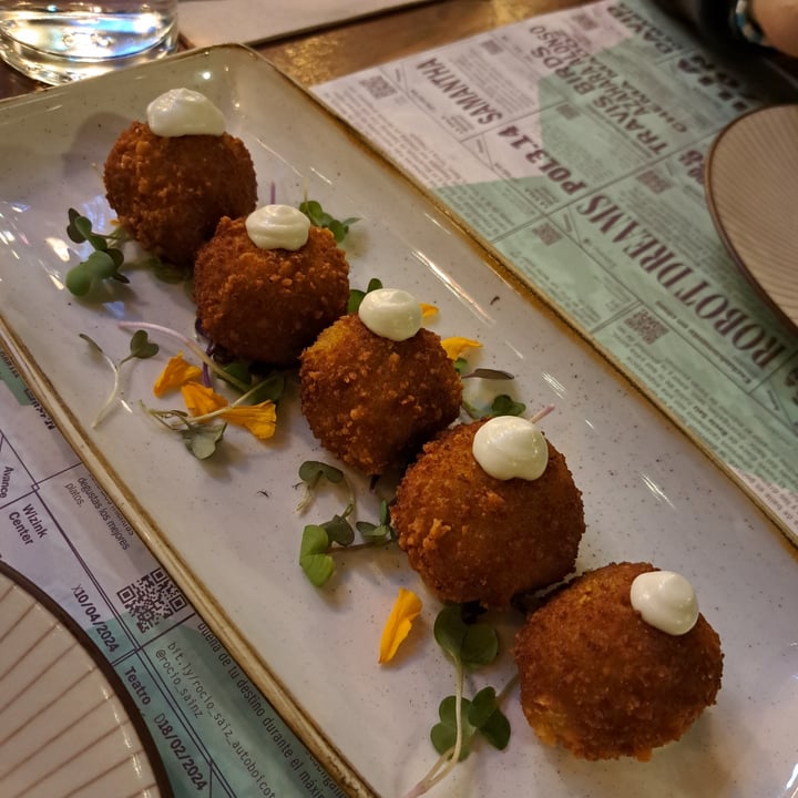 photo of Distrito Vegano Croquetones De Cocido shared by @maryquitecontrary on  30 Sep 2024 - review