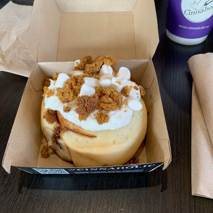 photo of Cinnaholic Pumpkin Cheesecake Roll shared by @louisg on  29 Sep 2023 - review