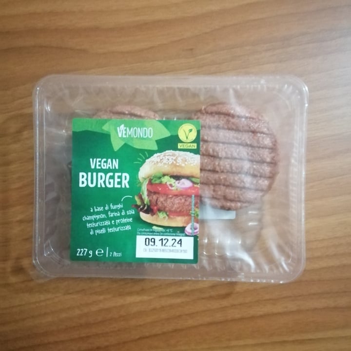 photo of Vemondo vemondo vegan burger shared by @queenofdarkness on  04 Feb 2025 - review