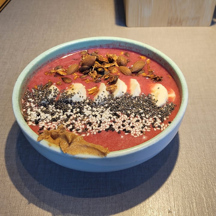 photo of Café Katzentempel Smoothie Bowl shared by @valc5 on  27 Dec 2023 - review