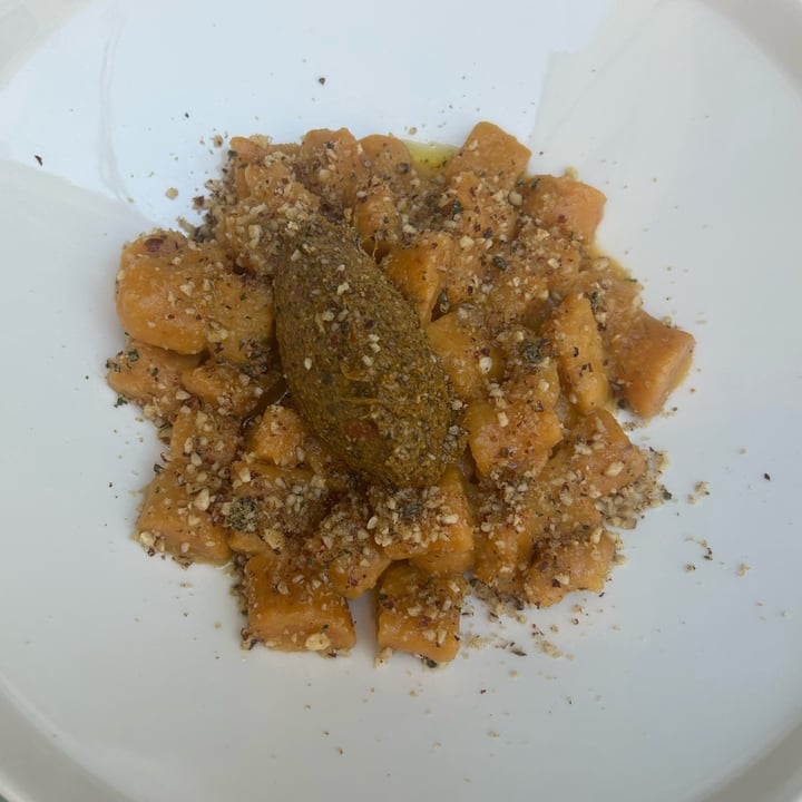 photo of Herbe - Food & Drink Vegetale Gnocchetti Red su Pesto Di Pistacchi E Spinaci shared by @annaberger on  07 Jul 2025 - review
