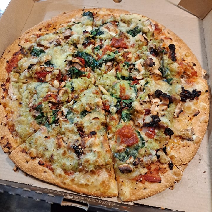 photo of Hell Kapiti Plant-Based Damned Pizza shared by @lyssbaumgartner on  03 Aug 2024 - review