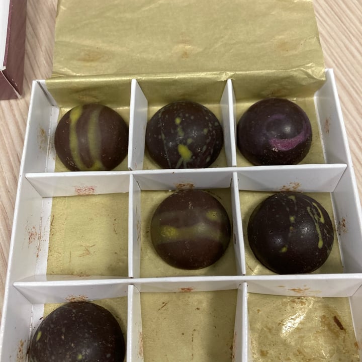 photo of Wellness Warehouse Luxury Chocolate Truffles Nut Selection shared by @ctfloof on  13 Sep 2023 - review