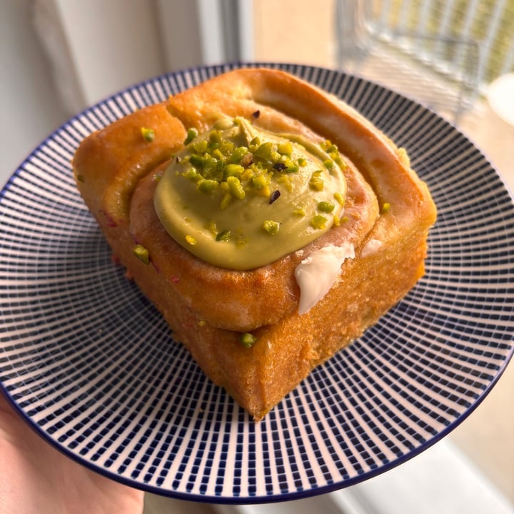 photo of Cinnamood Prague JZP Pistachio Roll shared by @erikah on  09 Oct 2025 - review