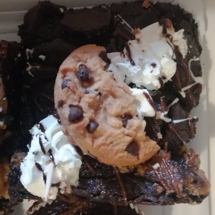 photo of Vegabonty Brookie de cookie dough shared by @ani16 on  26 Aug 2023 - review