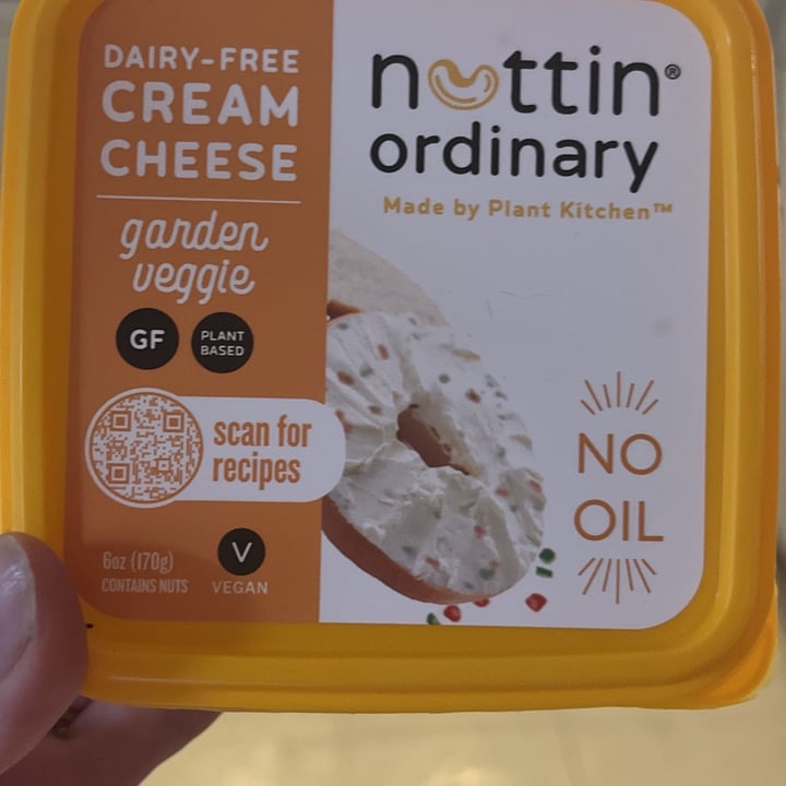photo of Nuttin ordinary Dairy-Free Cream Cheese Garden Veggie shared by @aimeelou- on  10 Nov 2023 - review