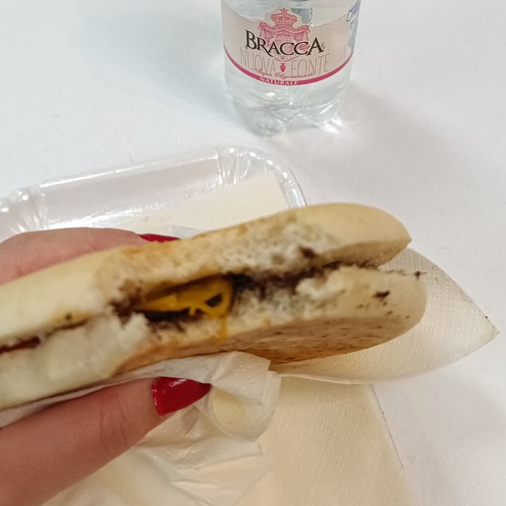 photo of La Marianna Aeroporto Orio al Serio BGY focaccia vegana shared by @-mari- on  31 May 2024 - review