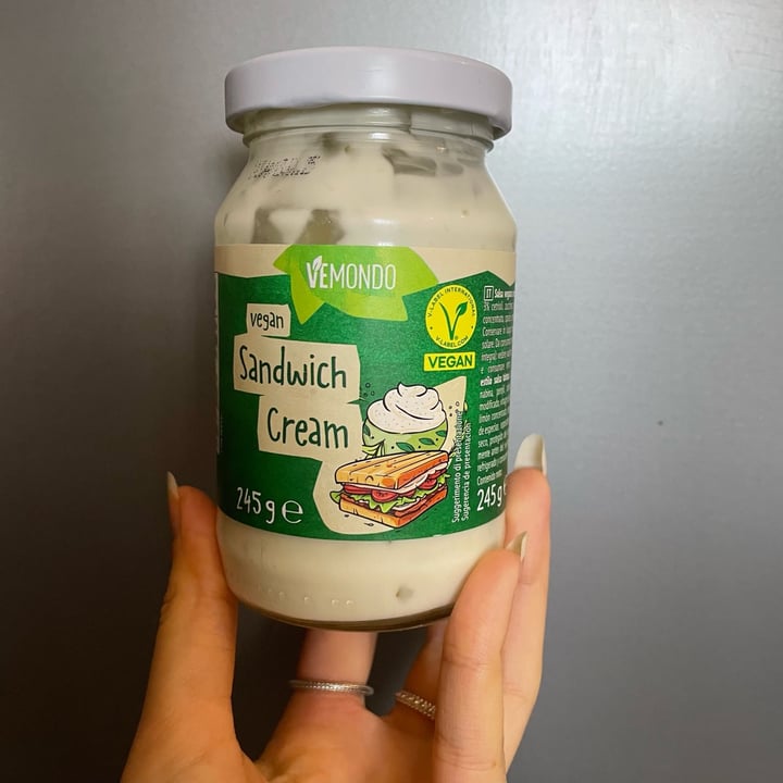 photo of Vemondo Vegan sandwich cream shared by @sara238 on  26 Jul 2024 - review