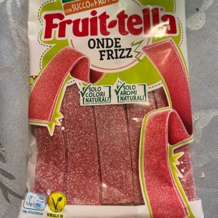 photo of Fruit-tella Fruit-tella Onde Frizz shared by @lucallll on  04 Dec 2023 - review