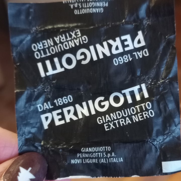 photo of Pernigotti 1860 gianduiotto nero shared by @keepcalmunamazza on  03 Dec 2023 - review