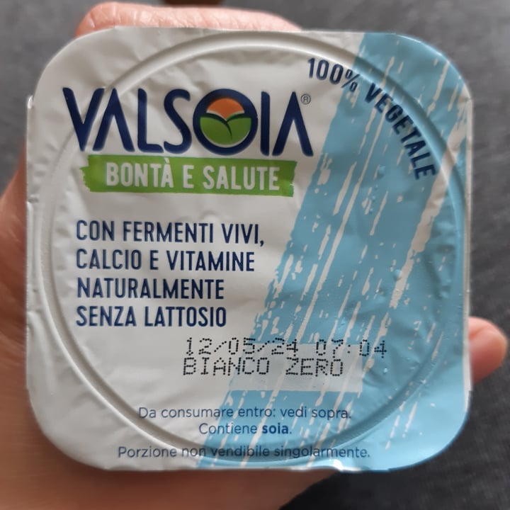 photo of Valsoia Yogurt bianco shared by @laetitia16 on  01 May 2024 - review