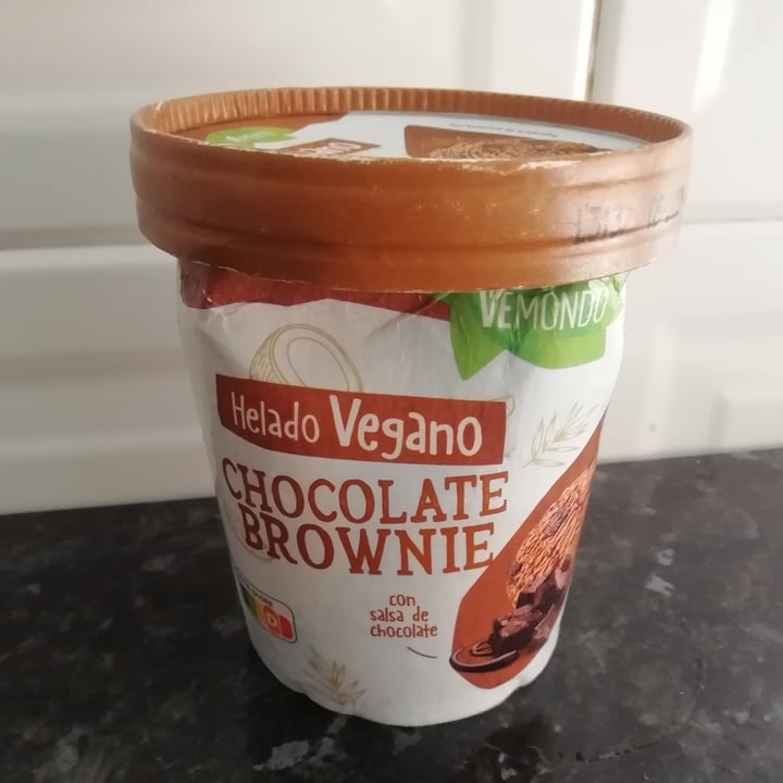 photo of Vemondo Helado chocolate brownie shared by @ecoilogic on  18 Aug 2023 - review