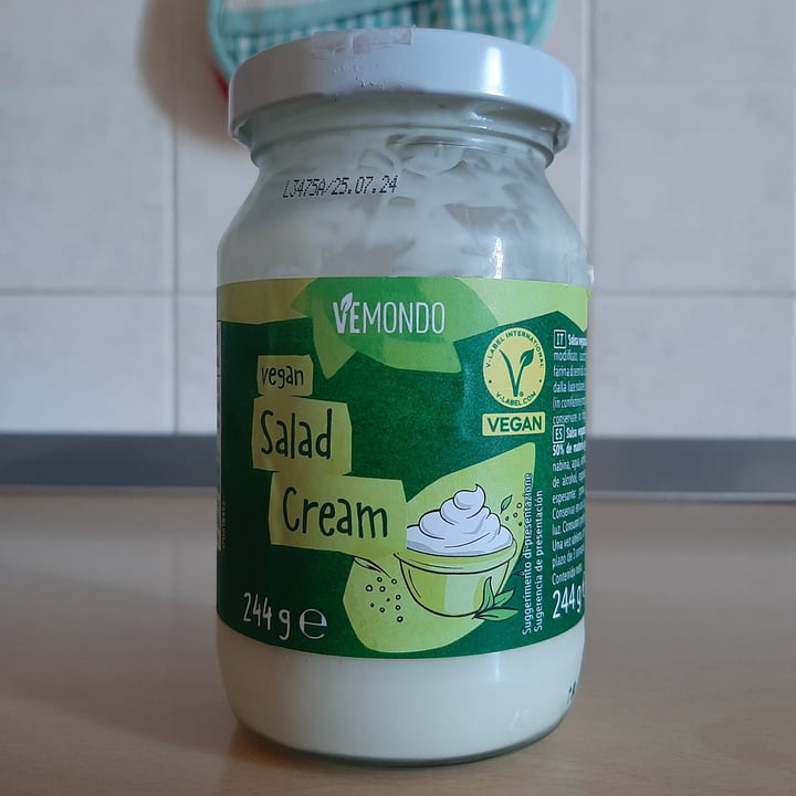 photo of Vemondo Vegan salad cream shared by @franci00 on  15 Feb 2024 - review