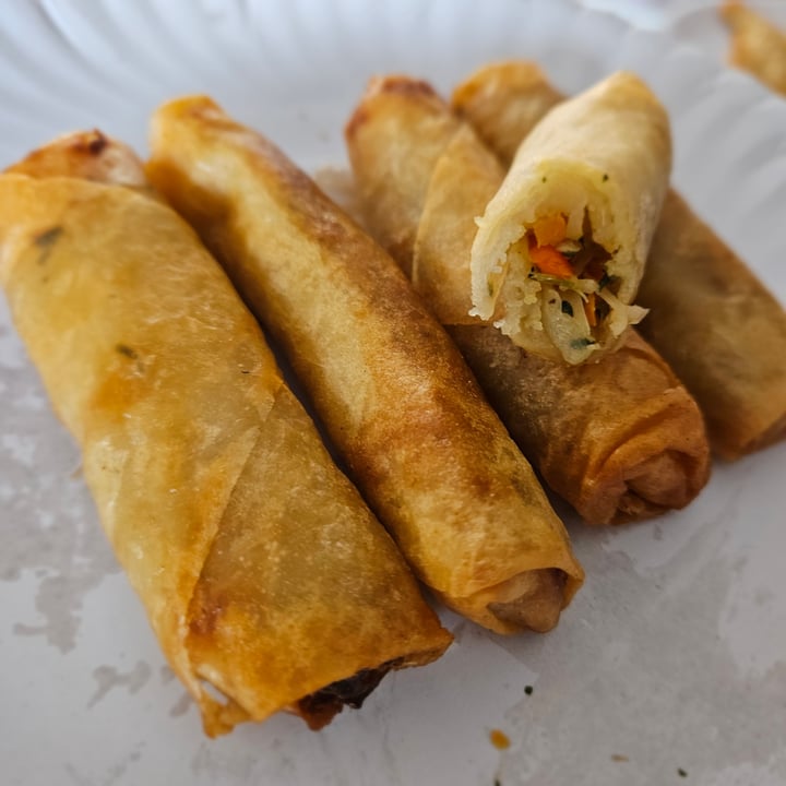 photo of Woolworths Food Vegetable Spring Rolls (Frozen) shared by @cdg2399 on  23 Sep 2025 - review