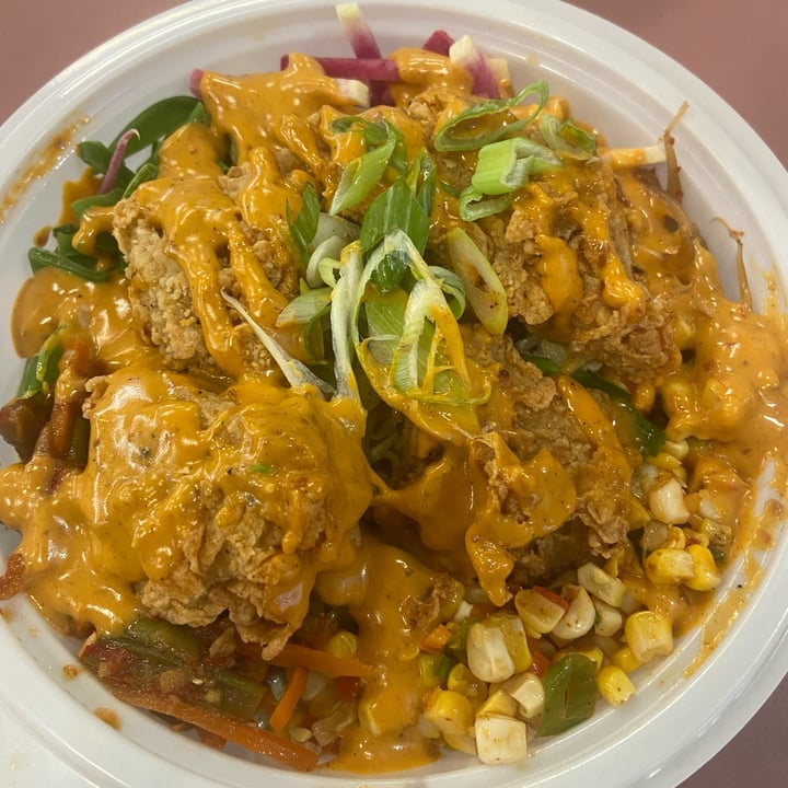 photo of Food on the Fly Vegan Crispy Chicken Rice Bowl shared by @earthlingab on  30 Aug 2025 - review