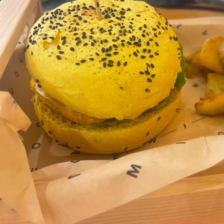 photo of Flower Burger Avo Cecio shared by @venturahighway on  19 Apr 2024 - review