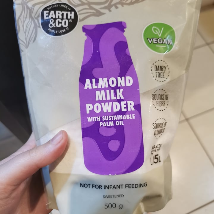 photo of Earth & Co almond milk powder shared by @plant-based-bianca on  05 Oct 2023 - review
