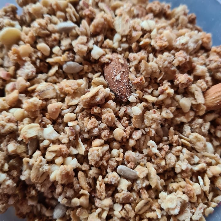 photo of Tia’s Granola shared by @veronicagroen on  24 Sep 2024 - review