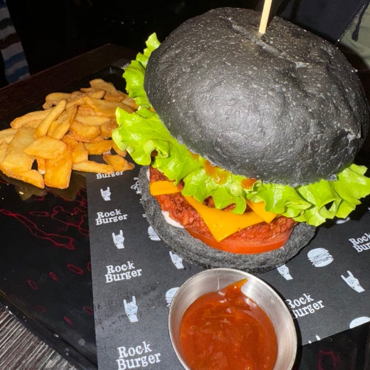 photo of Rock Burger® Torino Iron maiden legend shared by @laveganasiciliana on  14 Apr 2024 - review