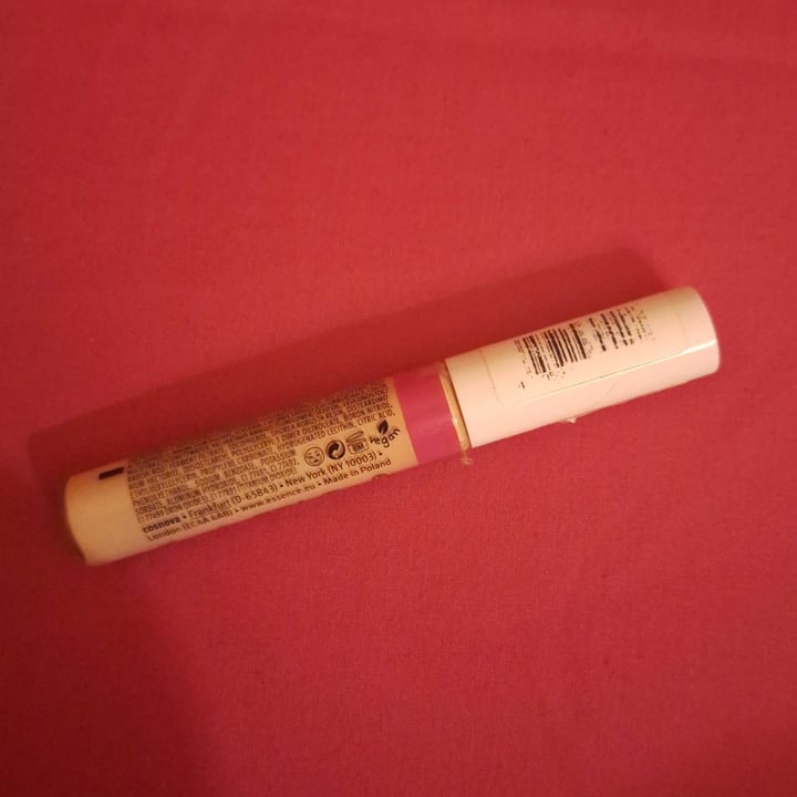 photo of Essence  Stay All Day Long Lasting Concealer shared by @meryveg on  27 Mar 2025 - review