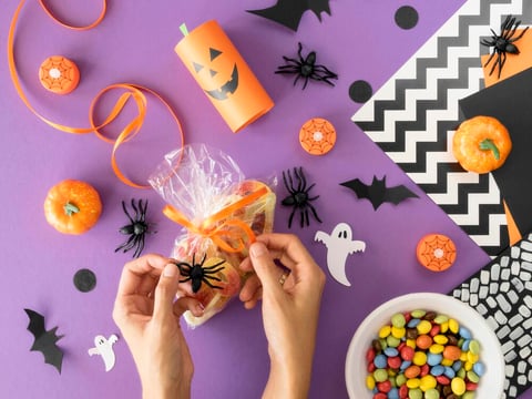 Halloween 2025: Best Vegan Candies for Your Trick-or-Treat Stash