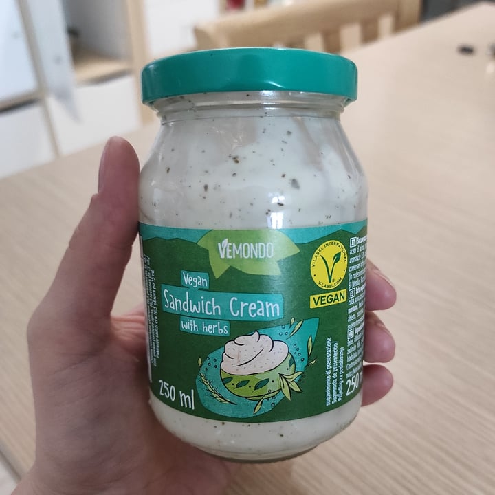 photo of Vemondo Sandwich Cream With Herbs shared by @niklabelloli1 on  26 Sep 2023 - review