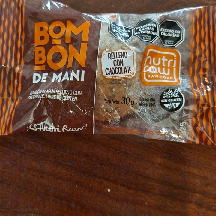 photo of Nutri Raw Bombón De Maní Relleno Con Chocolate shared by @ines1989 on  28 Apr 2025 - review