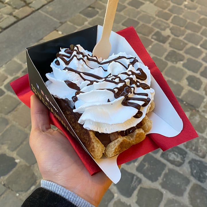 photo of Veganwaf' Belgian Waffle with Chocolate and Cream shared by @adadoglia on  08 Jan 2024 - review