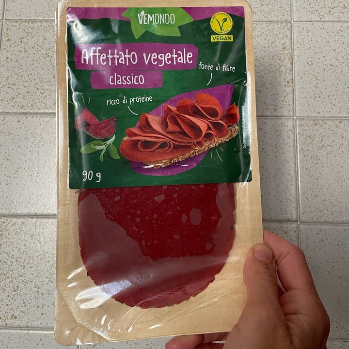 photo of Vemondo affettato vegetale classico shared by @clelialuisa on  11 May 2024 - review