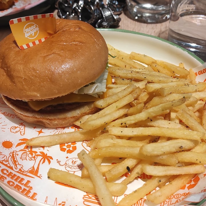photo of Neat Burger Milano | Merlata Bloom Neat Burger Single shared by @niklabelloli1 on  04 Dec 2023 - review