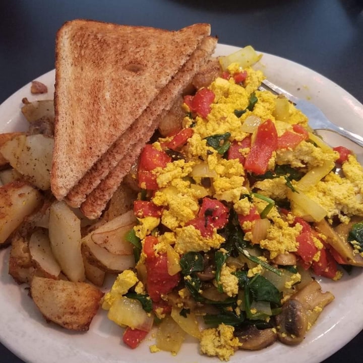 photo of Westerville Grill Tofu Scramble shared by @picklesnickels on  30 Apr 2024 - review