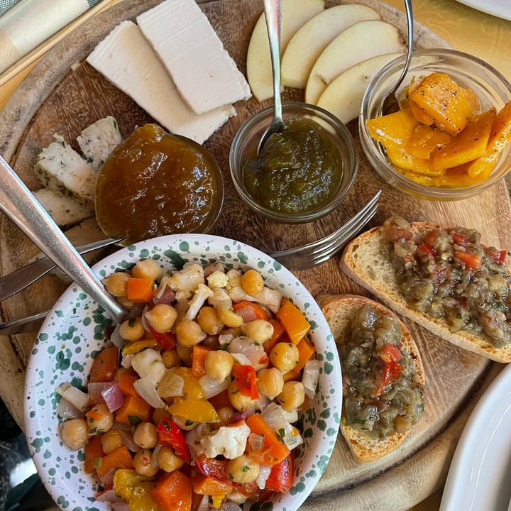 photo of Gli Attortellati Antipasto Misto Vegano shared by @nevertrustabanshee on  16 Nov 2024 - review