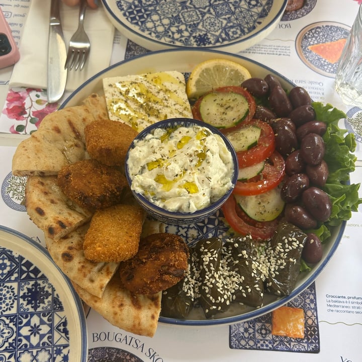 photo of Greek Food Lab mix di antipasti shared by @chiara2098 on  13 Aug 2025 - review