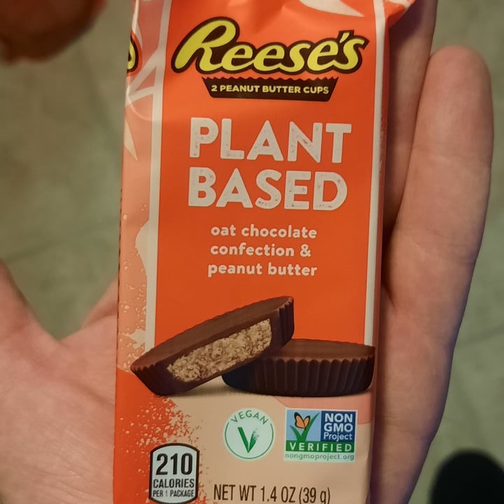 photo of Reese's Plant Based Peanut Butter Cups shared by @anonvegan on  04 Sep 2023 - review