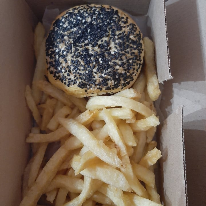 photo of Pola Baxar Hamburguesa "Pan de papa" shared by @adiloretto on  07 Jan 2024 - review