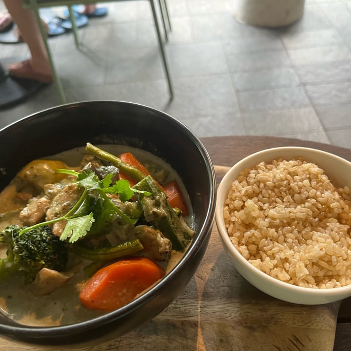 photo of Privé at Singapore Botanic Gardens Thai Green Curry shared by @soy-orbison on  06 Jan 2024 - review