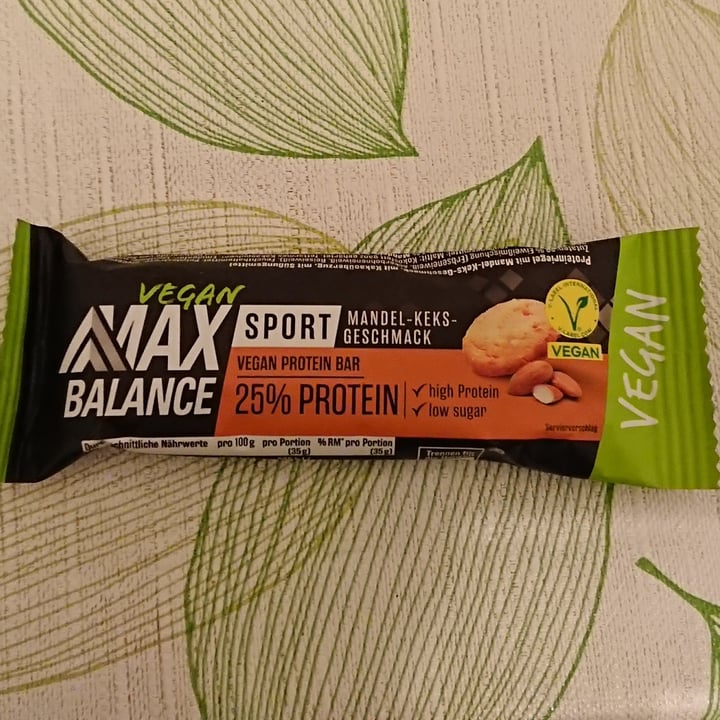 photo of Max Balance Vegan Protein Bar Mandel-Keks-Geschmack shared by @4allthehorses on  16 Mar 2024 - review