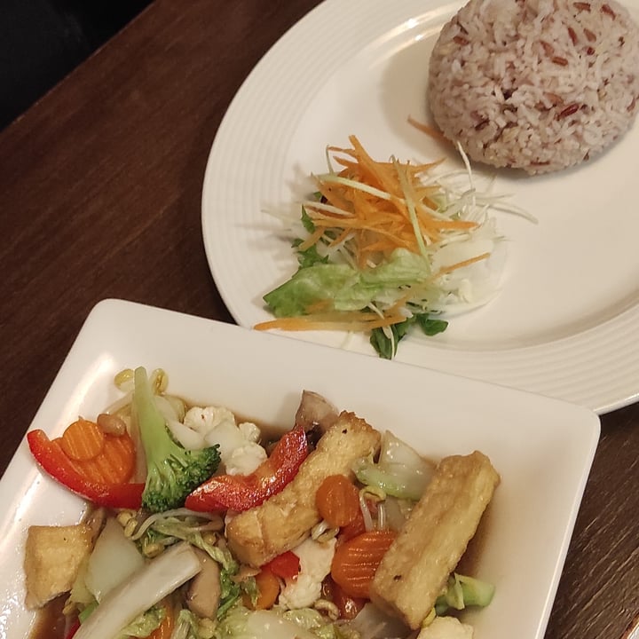 photo of Krua Siam Wok fried veggies and tofu shared by @sumarhvonn on  24 Mar 2024 - review