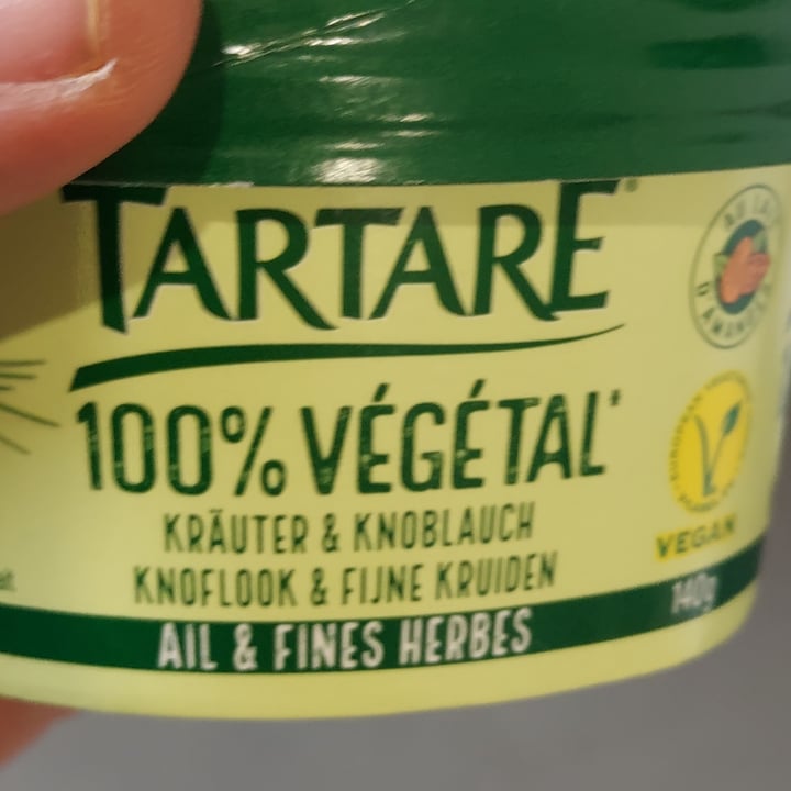 photo of Tartare 100% végétal au lait d'amande ail et fines herbes shared by @lucthelucky on  13 Feb 2024 - review