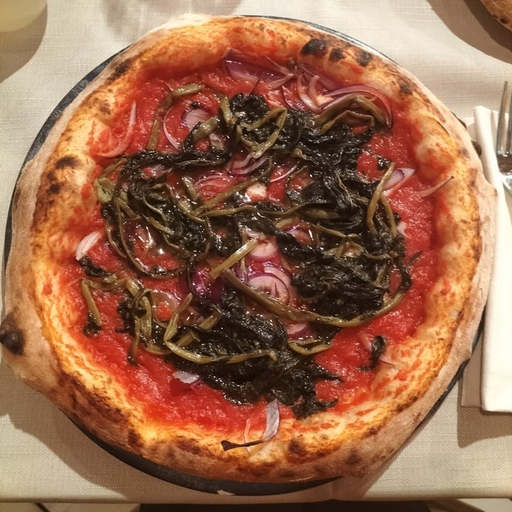 photo of Pizzeria Duomo Pizza Rossa Cipolle e Friarielli shared by @saracente on  29 Feb 2024 - review