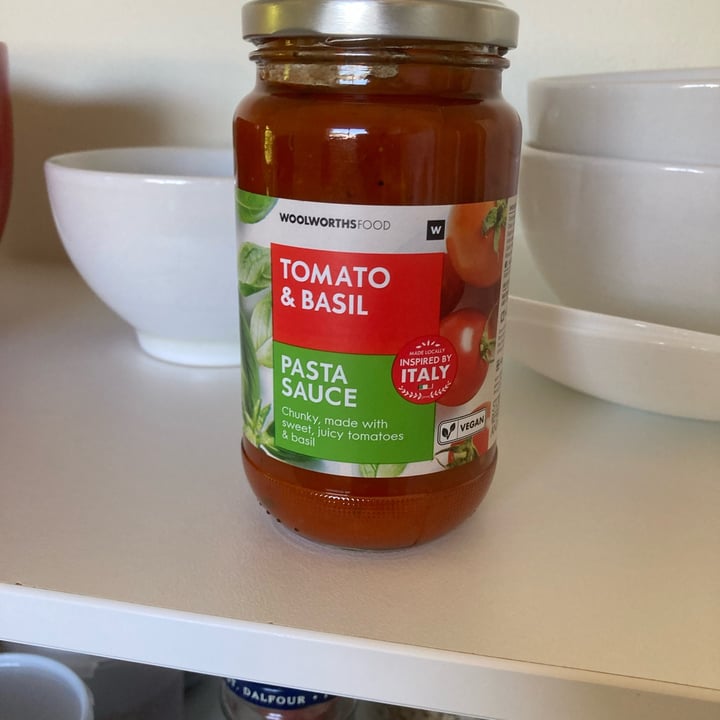 photo of Woolworths Food Tomato and basil pasta sauce shared by @maesti on  14 Mar 2024 - review